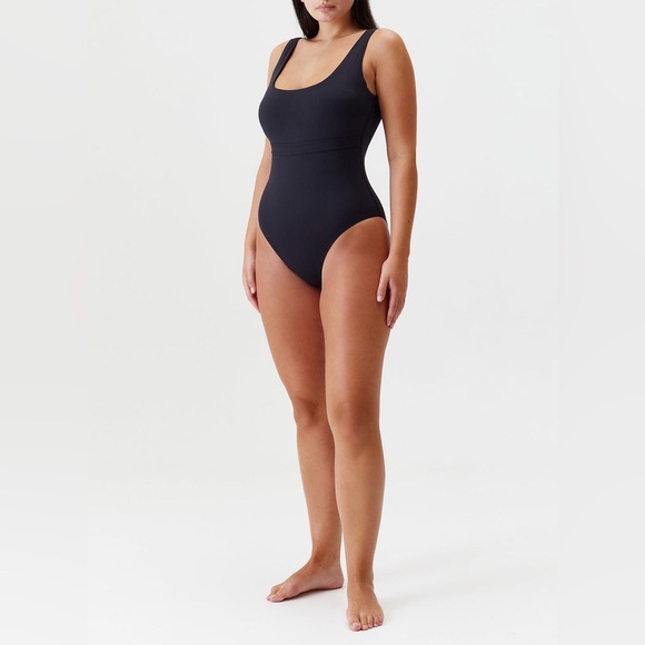 MELISSA ODABASH KOS BLACK SWIMSUIT, SIZE 6US, $265 - Picture 4 of 12